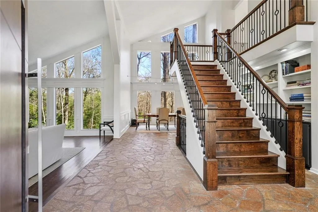 5045 Riverview Road, Atlanta, Georgia 30327, 5 Bedrooms Bedrooms, ,3 BathroomsBathrooms,Residential,Sold,5045 Riverview Road,7001720