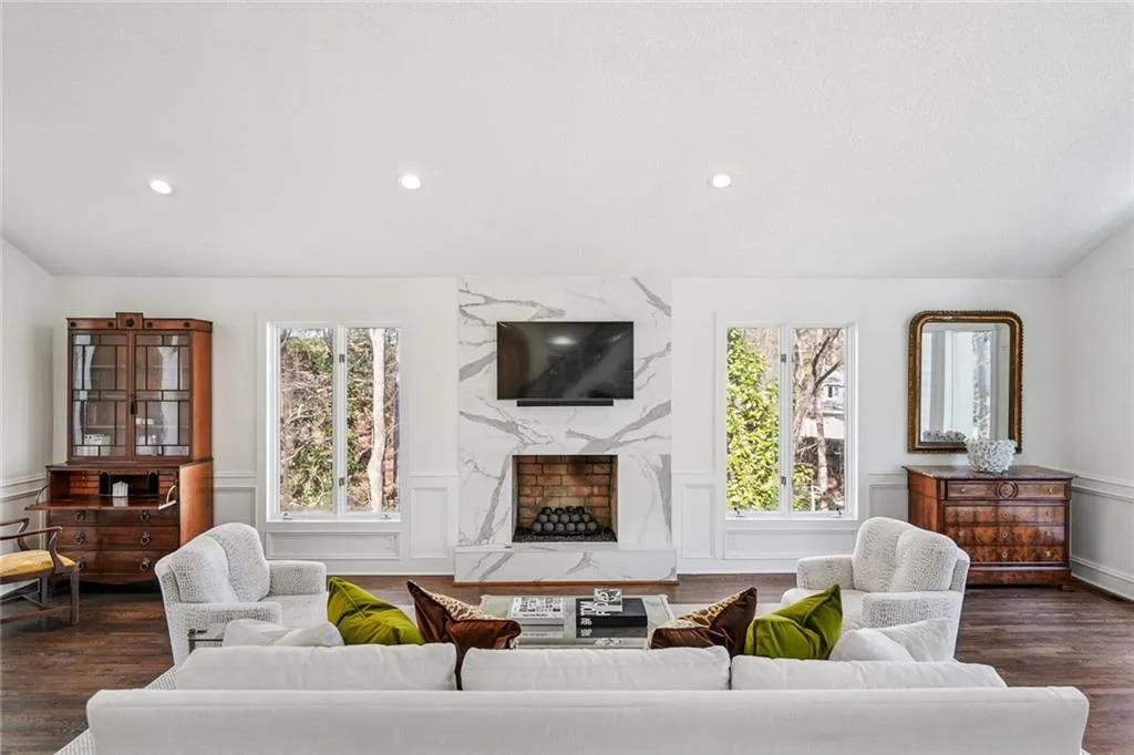 5045 Riverview Road, Atlanta, Georgia 30327, 5 Bedrooms Bedrooms, ,3 BathroomsBathrooms,Residential,Sold,5045 Riverview Road,7001720