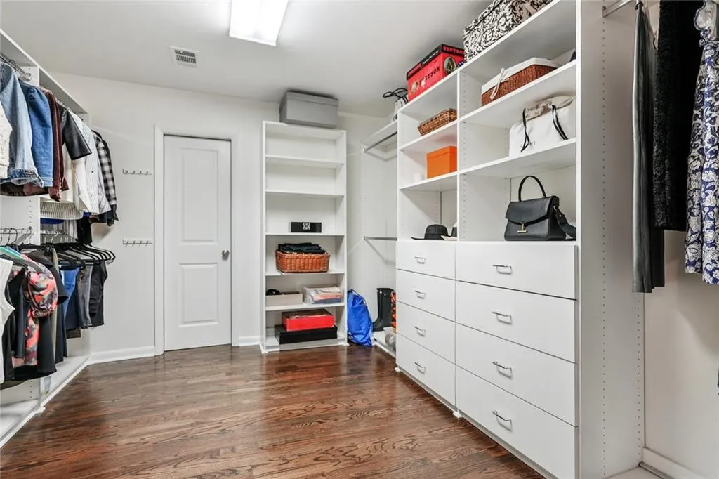 5045 Riverview Road, Atlanta, Georgia 30327, 5 Bedrooms Bedrooms, ,3 BathroomsBathrooms,Residential,Sold,5045 Riverview Road,7001720