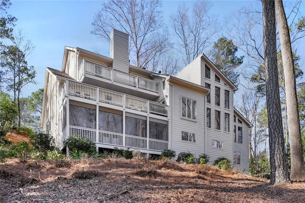 5045 Riverview Road, Atlanta, Georgia 30327, 5 Bedrooms Bedrooms, ,3 BathroomsBathrooms,Residential,Sold,5045 Riverview Road,7001720
