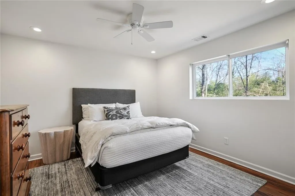 5045 Riverview Road, Atlanta, Georgia 30327, 5 Bedrooms Bedrooms, ,3 BathroomsBathrooms,Residential,Sold,5045 Riverview Road,7001720