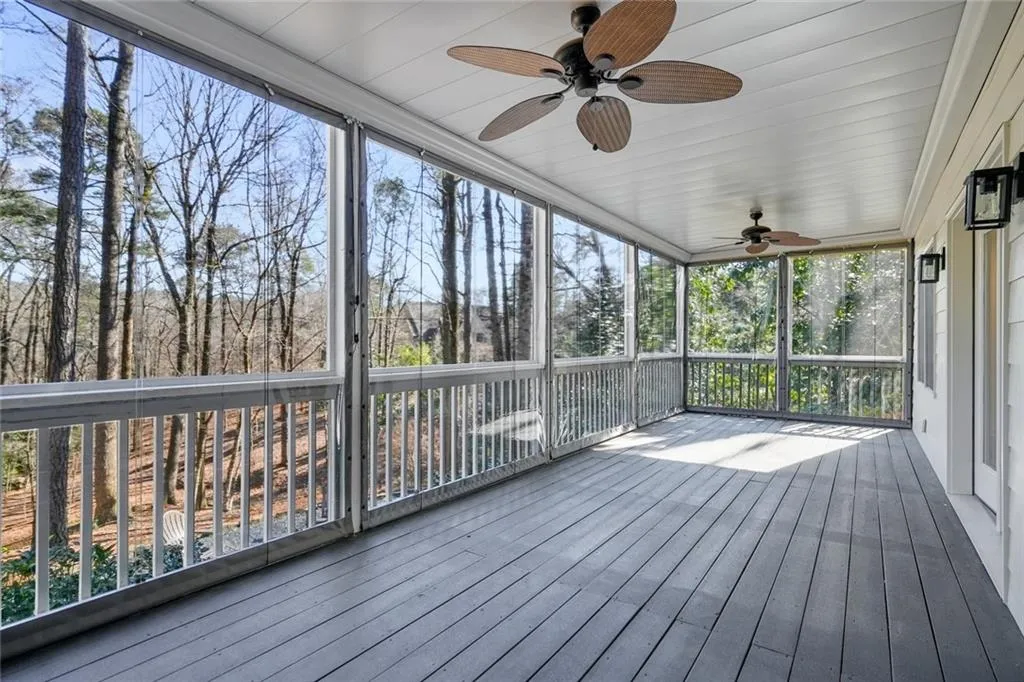 5045 Riverview Road, Atlanta, Georgia 30327, 5 Bedrooms Bedrooms, ,3 BathroomsBathrooms,Residential,Sold,5045 Riverview Road,7001720