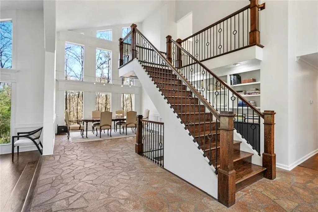 5045 Riverview Road, Atlanta, Georgia 30327, 5 Bedrooms Bedrooms, ,3 BathroomsBathrooms,Residential,Sold,5045 Riverview Road,7001720