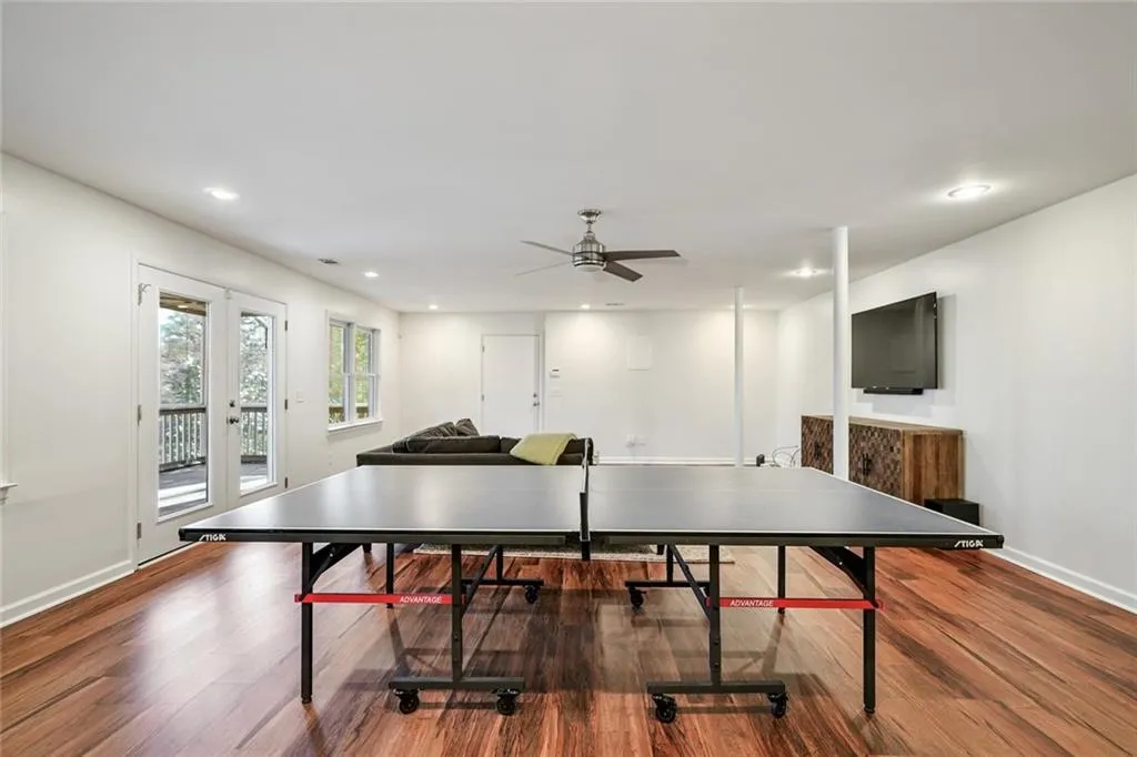 5045 Riverview Road, Atlanta, Georgia 30327, 5 Bedrooms Bedrooms, ,3 BathroomsBathrooms,Residential,Sold,5045 Riverview Road,7001720
