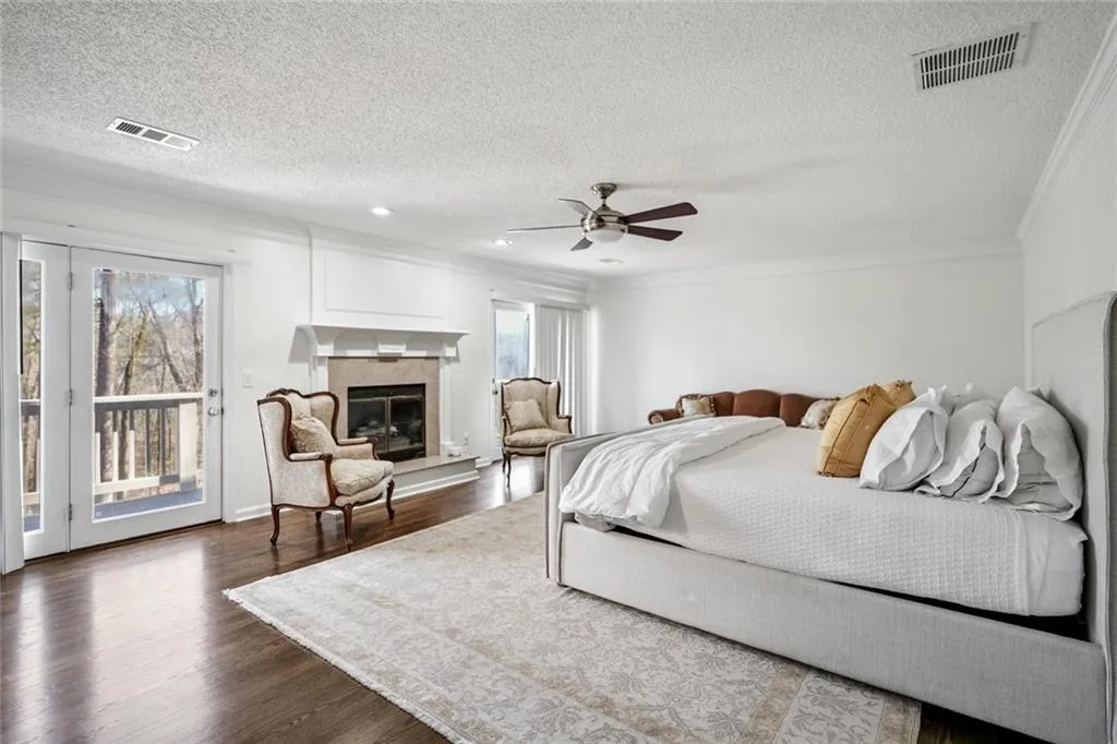 5045 Riverview Road, Atlanta, Georgia 30327, 5 Bedrooms Bedrooms, ,3 BathroomsBathrooms,Residential,Sold,5045 Riverview Road,7001720