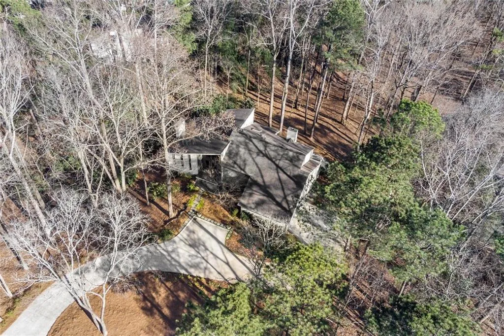 5045 Riverview Road, Atlanta, Georgia 30327, 5 Bedrooms Bedrooms, ,3 BathroomsBathrooms,Residential,Sold,5045 Riverview Road,7001720