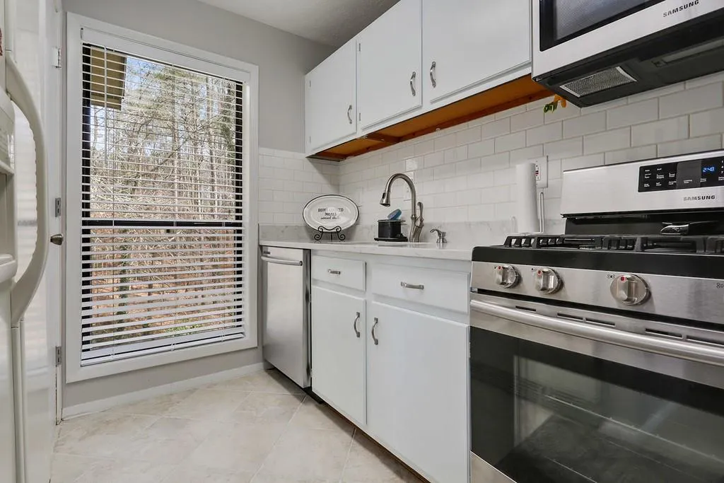 701 Woodcliff Drive, Sandy Springs, Georgia 30350, 1 Bedroom Bedrooms, ,1 BathroomBathrooms,Residential,Sold,701 Woodcliff Drive,6516484