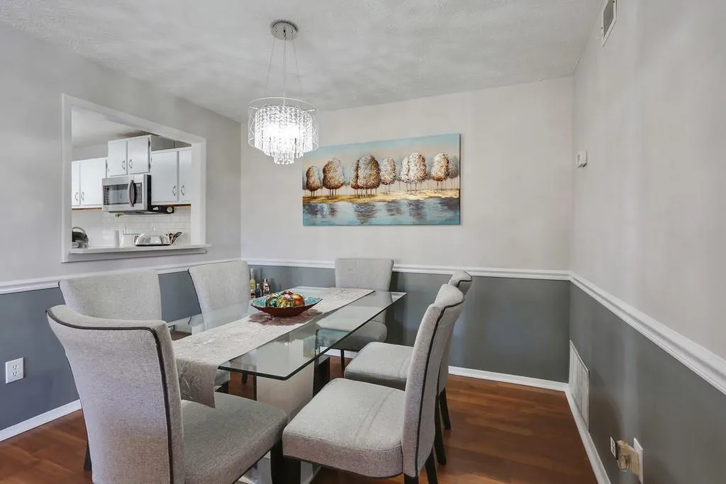 701 Woodcliff Drive, Sandy Springs, Georgia 30350, 1 Bedroom Bedrooms, ,1 BathroomBathrooms,Residential,Sold,701 Woodcliff Drive,6516484