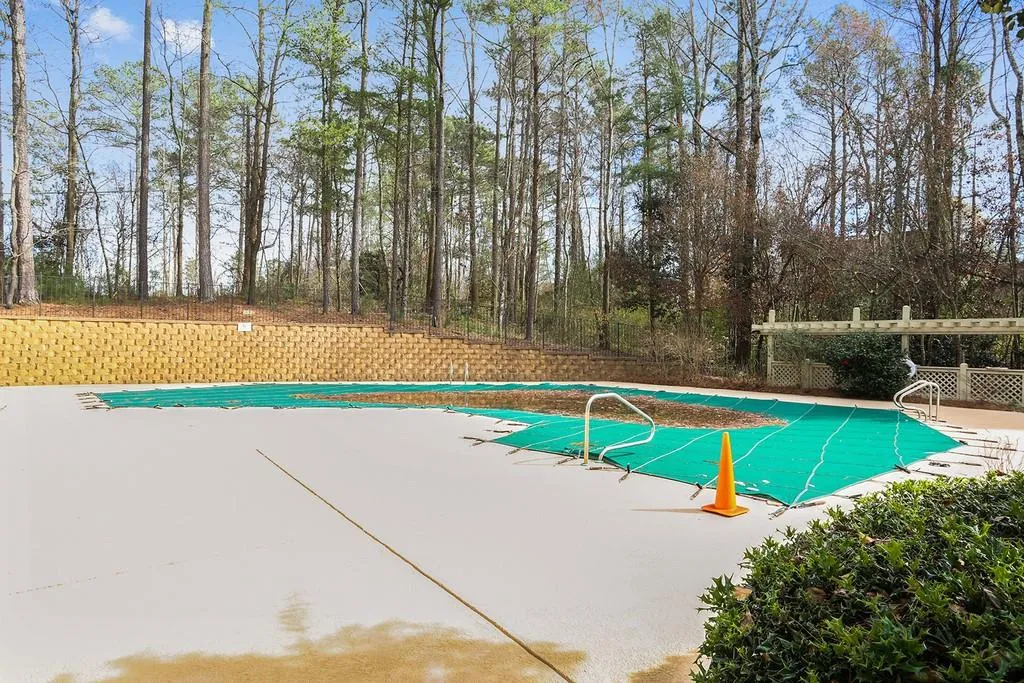 701 Woodcliff Drive, Sandy Springs, Georgia 30350, 1 Bedroom Bedrooms, ,1 BathroomBathrooms,Residential,Sold,701 Woodcliff Drive,6516484