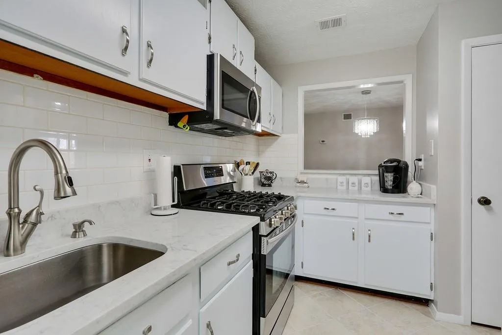 701 Woodcliff Drive, Sandy Springs, Georgia 30350, 1 Bedroom Bedrooms, ,1 BathroomBathrooms,Residential,Sold,701 Woodcliff Drive,6516484
