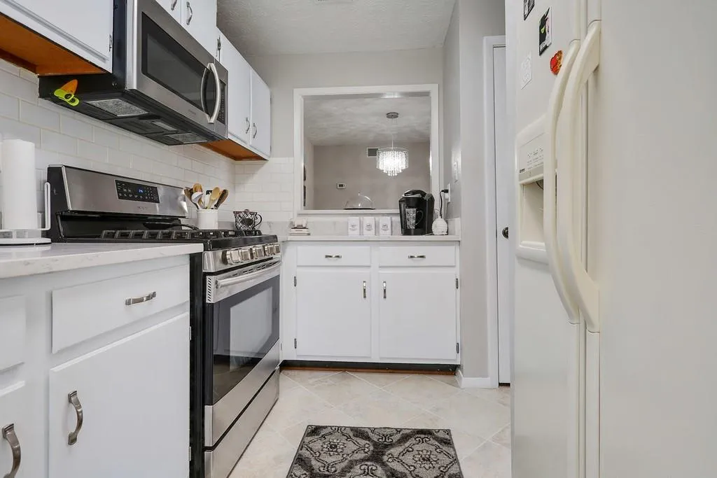 701 Woodcliff Drive, Sandy Springs, Georgia 30350, 1 Bedroom Bedrooms, ,1 BathroomBathrooms,Residential,Sold,701 Woodcliff Drive,6516484