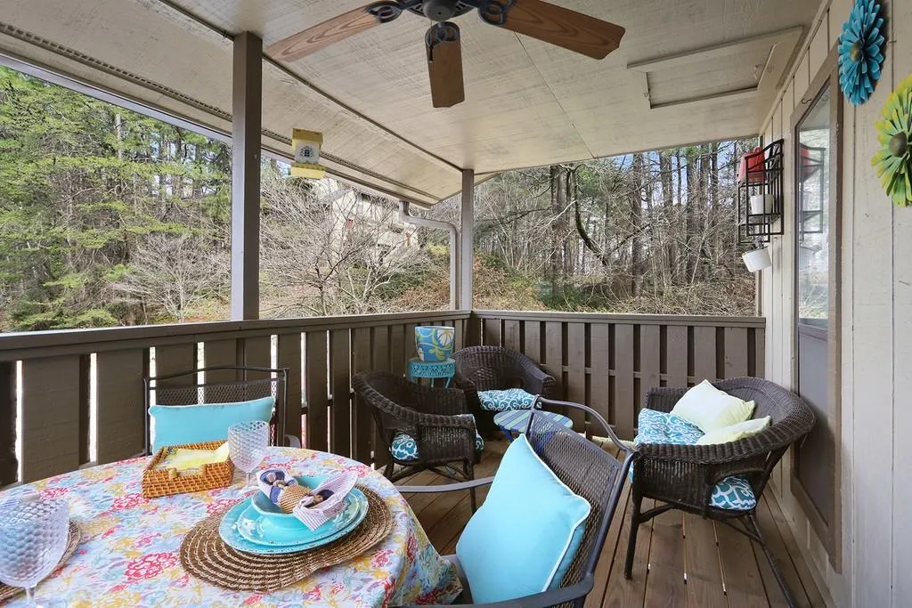 701 Woodcliff Drive, Sandy Springs, Georgia 30350, 1 Bedroom Bedrooms, ,1 BathroomBathrooms,Residential,Sold,701 Woodcliff Drive,6516484