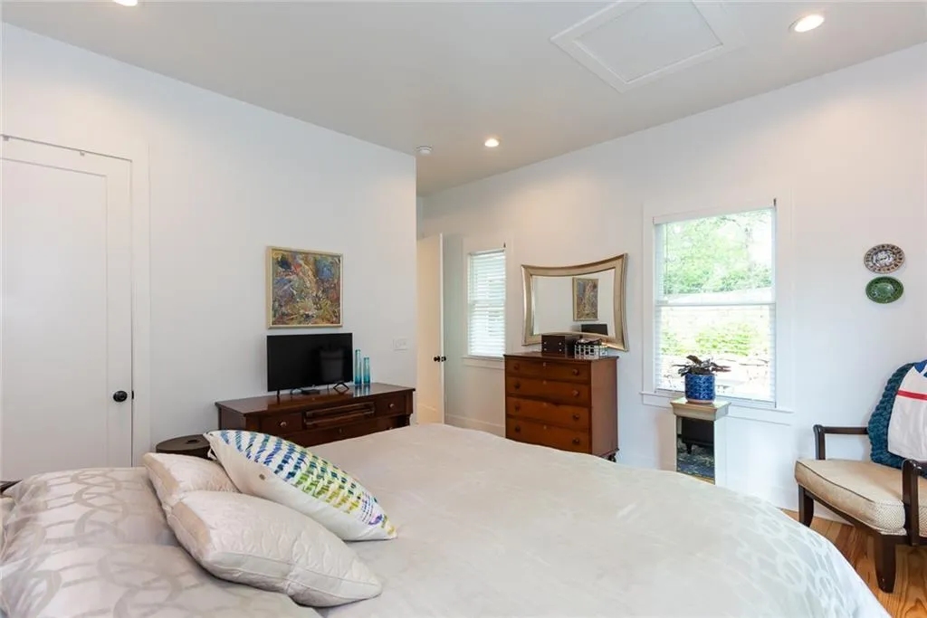 Third bedroom.
