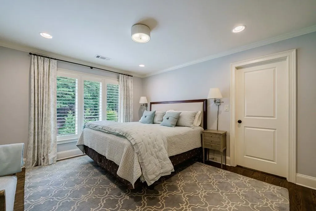 100 E Chambord Drive Nw, Atlanta, Georgia 30327, 5 Bedrooms Bedrooms, ,6 BathroomsBathrooms,Residential,Sold,100 E Chambord Drive Nw,7255430