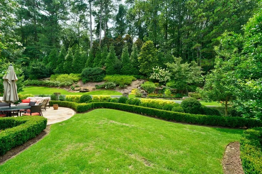 100 E Chambord Drive Nw, Atlanta, Georgia 30327, 5 Bedrooms Bedrooms, ,6 BathroomsBathrooms,Residential,Sold,100 E Chambord Drive Nw,7255430