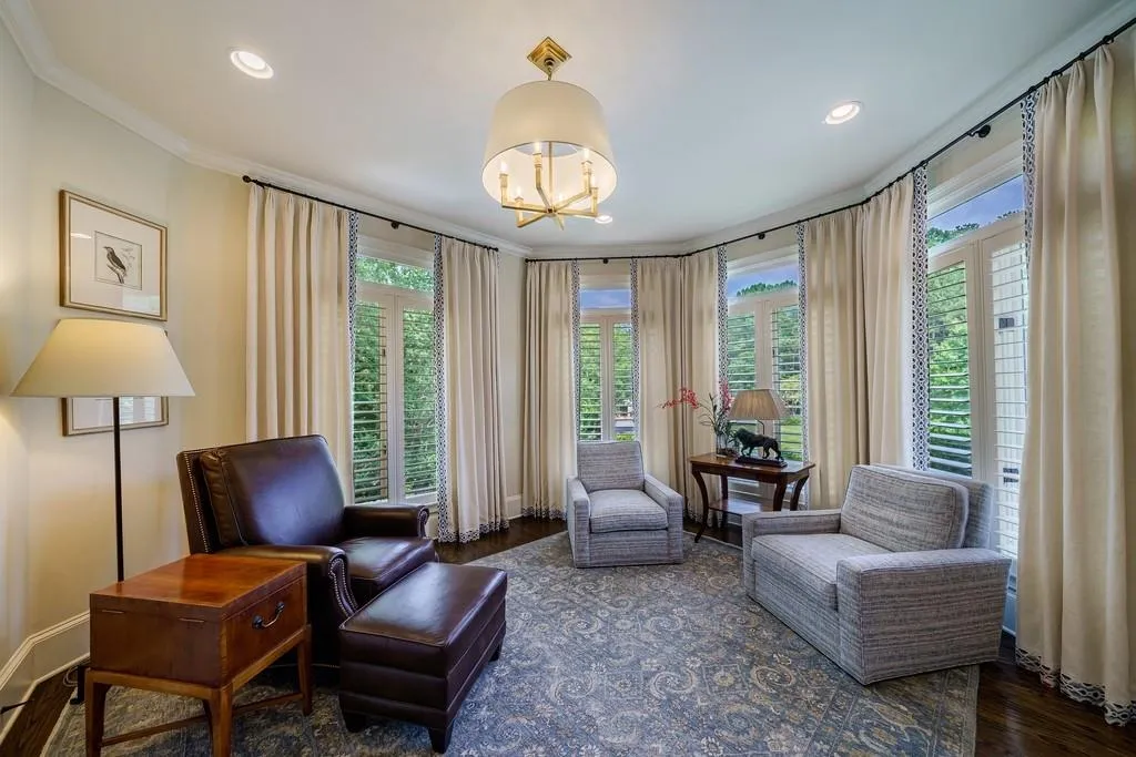 100 E Chambord Drive Nw, Atlanta, Georgia 30327, 5 Bedrooms Bedrooms, ,6 BathroomsBathrooms,Residential,Sold,100 E Chambord Drive Nw,7255430