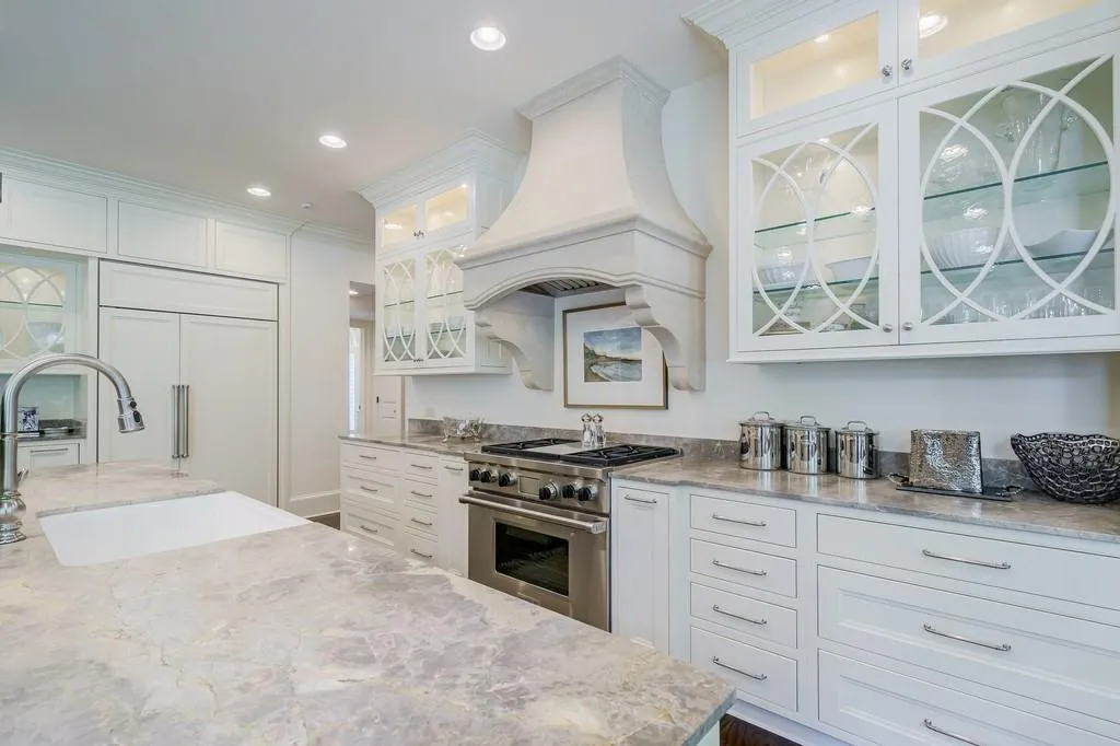 100 E Chambord Drive Nw, Atlanta, Georgia 30327, 5 Bedrooms Bedrooms, ,6 BathroomsBathrooms,Residential,Sold,100 E Chambord Drive Nw,7255430