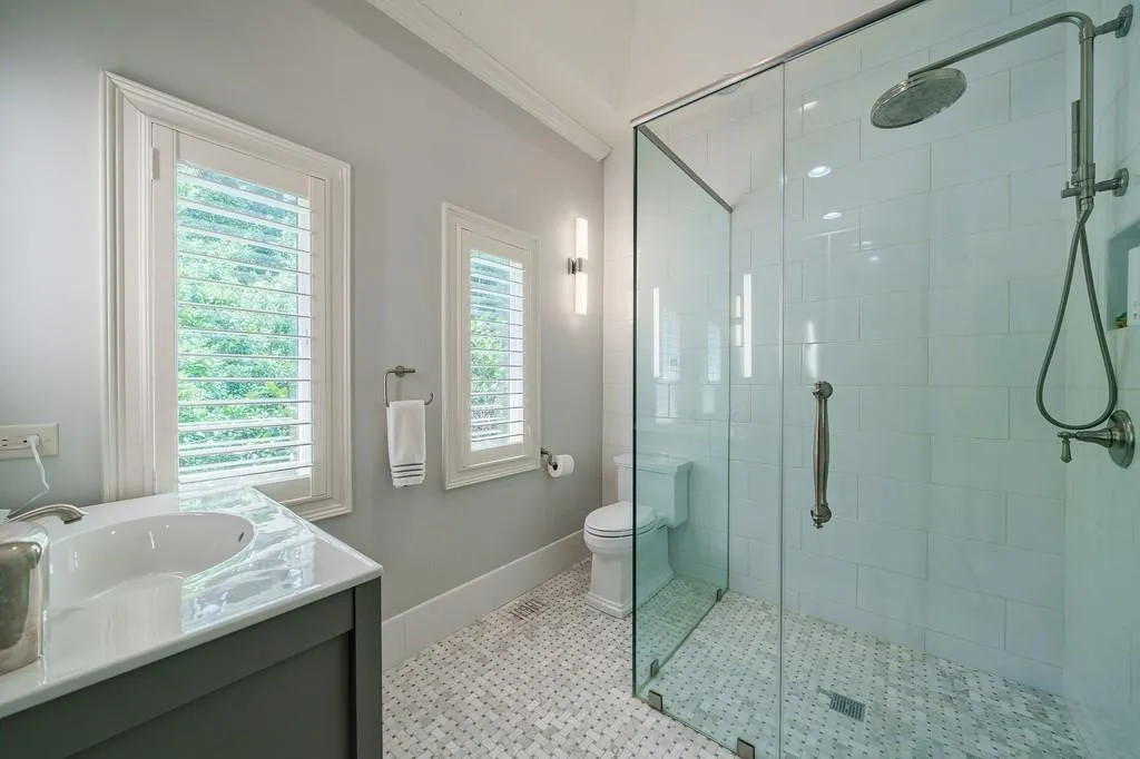 100 E Chambord Drive Nw, Atlanta, Georgia 30327, 5 Bedrooms Bedrooms, ,6 BathroomsBathrooms,Residential,Sold,100 E Chambord Drive Nw,7255430