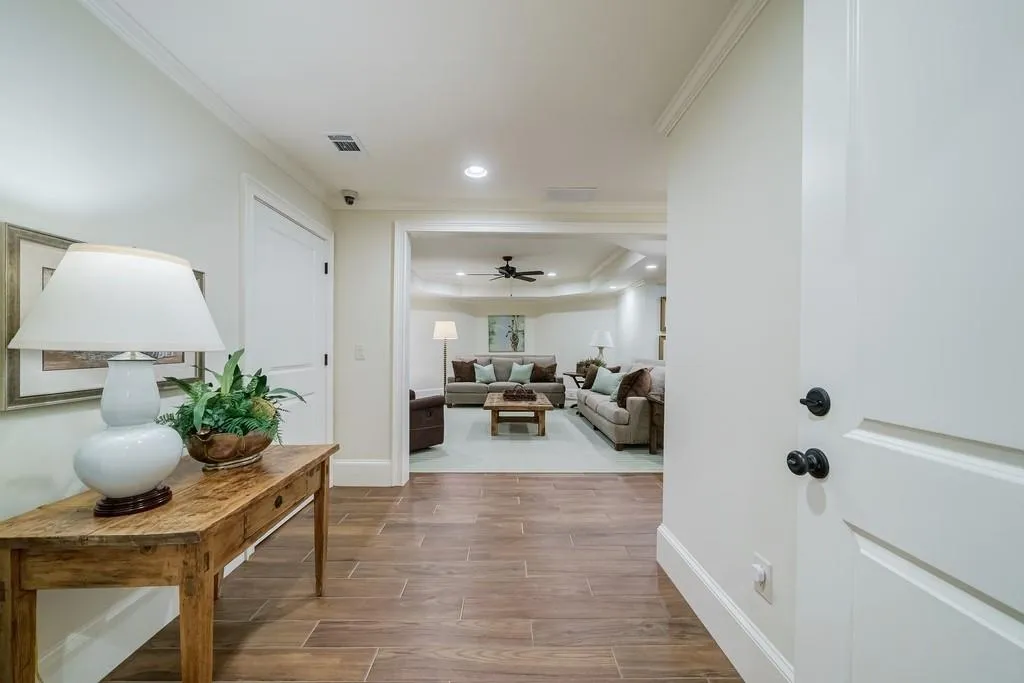 100 E Chambord Drive Nw, Atlanta, Georgia 30327, 5 Bedrooms Bedrooms, ,6 BathroomsBathrooms,Residential,Sold,100 E Chambord Drive Nw,7255430