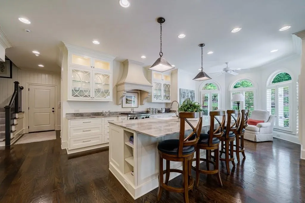 100 E Chambord Drive Nw, Atlanta, Georgia 30327, 5 Bedrooms Bedrooms, ,6 BathroomsBathrooms,Residential,Sold,100 E Chambord Drive Nw,7255430