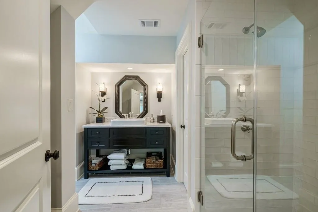 100 E Chambord Drive Nw, Atlanta, Georgia 30327, 5 Bedrooms Bedrooms, ,6 BathroomsBathrooms,Residential,Sold,100 E Chambord Drive Nw,7255430