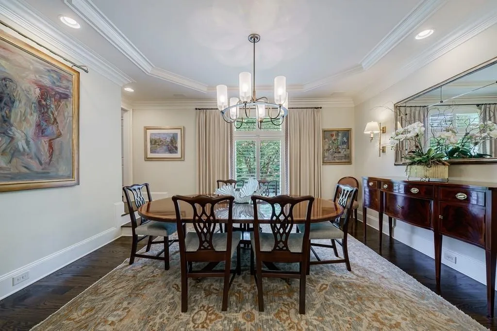 100 E Chambord Drive Nw, Atlanta, Georgia 30327, 5 Bedrooms Bedrooms, ,6 BathroomsBathrooms,Residential,Sold,100 E Chambord Drive Nw,7255430