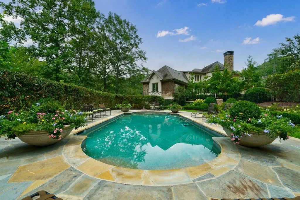 100 E Chambord Drive Nw, Atlanta, Georgia 30327, 5 Bedrooms Bedrooms, ,6 BathroomsBathrooms,Residential,Sold,100 E Chambord Drive Nw,7255430