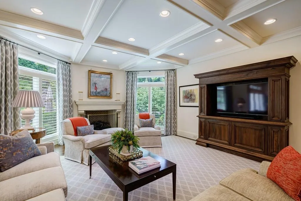 100 E Chambord Drive Nw, Atlanta, Georgia 30327, 5 Bedrooms Bedrooms, ,6 BathroomsBathrooms,Residential,Sold,100 E Chambord Drive Nw,7255430