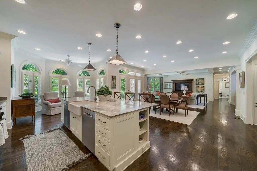 100 E Chambord Drive Nw, Atlanta, Georgia 30327, 5 Bedrooms Bedrooms, ,6 BathroomsBathrooms,Residential,Sold,100 E Chambord Drive Nw,7255430