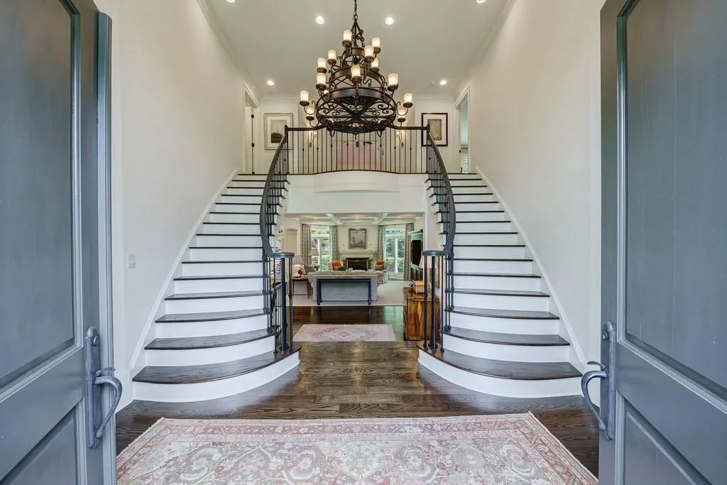 100 E Chambord Drive Nw, Atlanta, Georgia 30327, 5 Bedrooms Bedrooms, ,6 BathroomsBathrooms,Residential,Sold,100 E Chambord Drive Nw,7255430