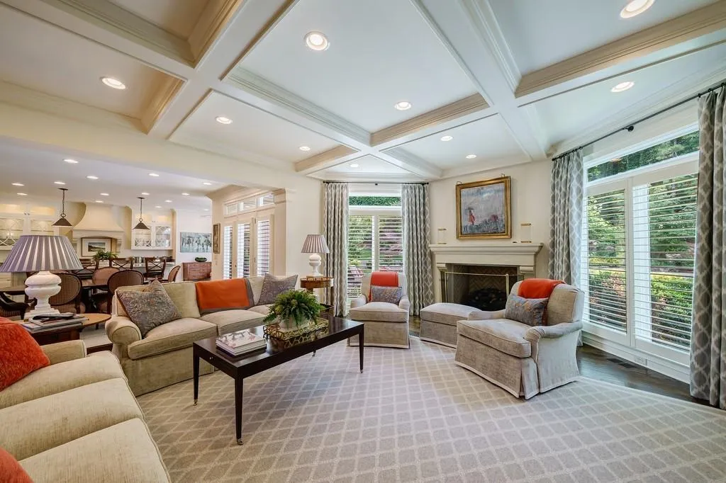 100 E Chambord Drive Nw, Atlanta, Georgia 30327, 5 Bedrooms Bedrooms, ,6 BathroomsBathrooms,Residential,Sold,100 E Chambord Drive Nw,7255430