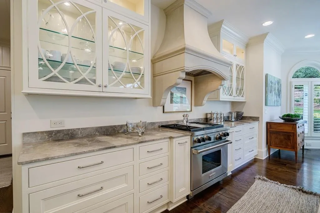 100 E Chambord Drive Nw, Atlanta, Georgia 30327, 5 Bedrooms Bedrooms, ,6 BathroomsBathrooms,Residential,Sold,100 E Chambord Drive Nw,7255430