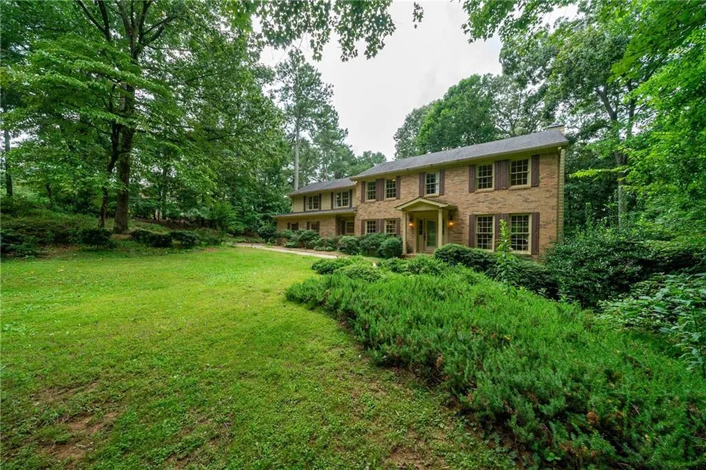 1640 Chevron Way, Sandy Springs, Georgia 30350, 4 Bedrooms Bedrooms, ,3 BathroomsBathrooms,Residential,Sold,1640 Chevron Way,6774319