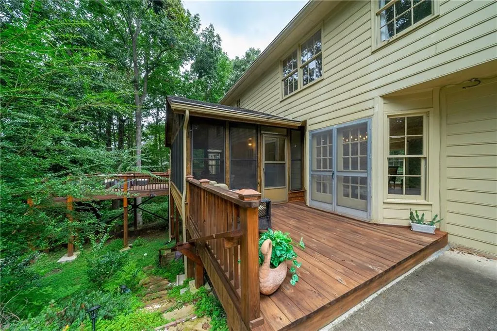 1640 Chevron Way, Sandy Springs, Georgia 30350, 4 Bedrooms Bedrooms, ,3 BathroomsBathrooms,Residential,Sold,1640 Chevron Way,6774319