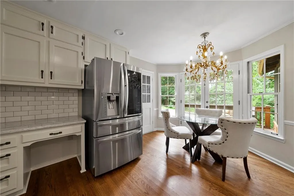 1640 Chevron Way, Sandy Springs, Georgia 30350, 4 Bedrooms Bedrooms, ,3 BathroomsBathrooms,Residential,Sold,1640 Chevron Way,6774319