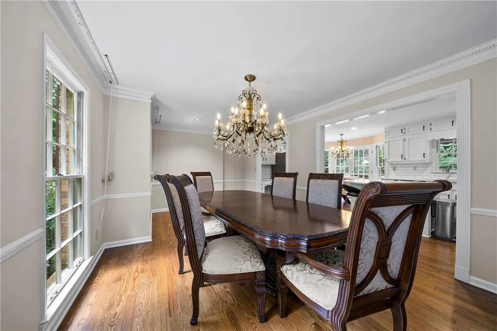 1640 Chevron Way, Sandy Springs, Georgia 30350, 4 Bedrooms Bedrooms, ,3 BathroomsBathrooms,Residential,Sold,1640 Chevron Way,6774319