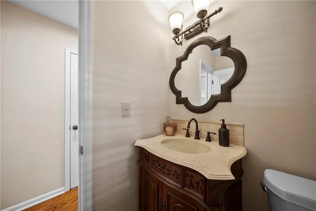 1640 Chevron Way, Sandy Springs, Georgia 30350, 4 Bedrooms Bedrooms, ,3 BathroomsBathrooms,Residential,Sold,1640 Chevron Way,6774319