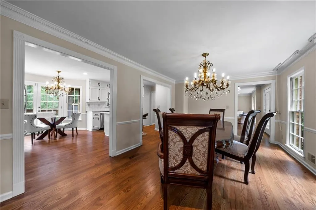 1640 Chevron Way, Sandy Springs, Georgia 30350, 4 Bedrooms Bedrooms, ,3 BathroomsBathrooms,Residential,Sold,1640 Chevron Way,6774319