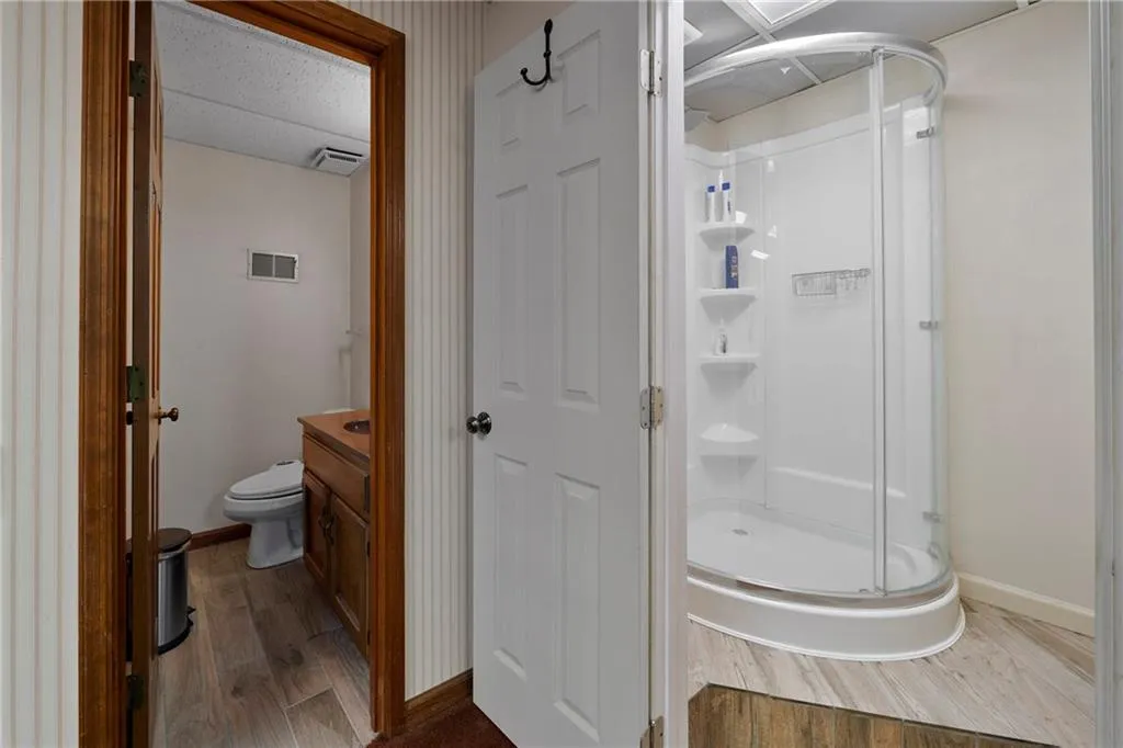 1640 Chevron Way, Sandy Springs, Georgia 30350, 4 Bedrooms Bedrooms, ,3 BathroomsBathrooms,Residential,Sold,1640 Chevron Way,6774319