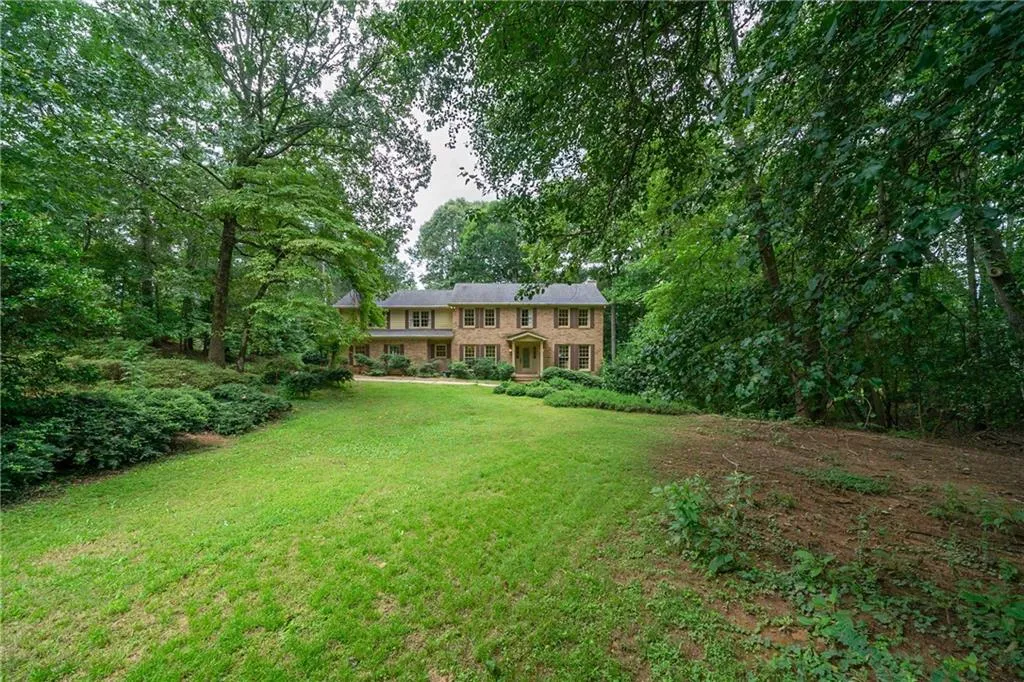 1640 Chevron Way, Sandy Springs, Georgia 30350, 4 Bedrooms Bedrooms, ,3 BathroomsBathrooms,Residential,Sold,1640 Chevron Way,6774319