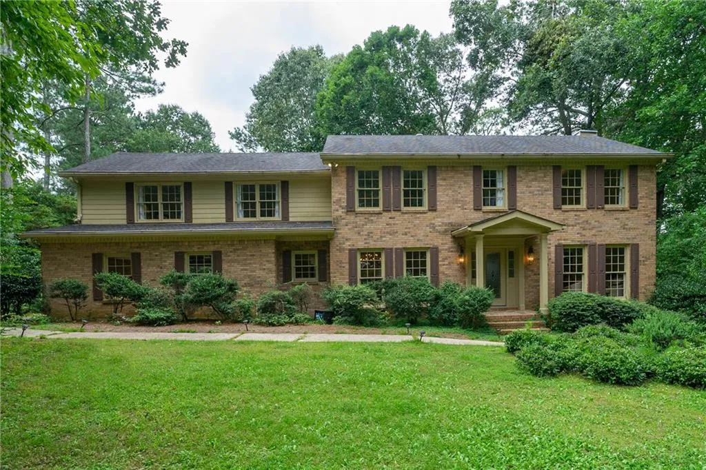 1640 Chevron Way, Sandy Springs, Georgia 30350, 4 Bedrooms Bedrooms, ,3 BathroomsBathrooms,Residential,Sold,1640 Chevron Way,6774319