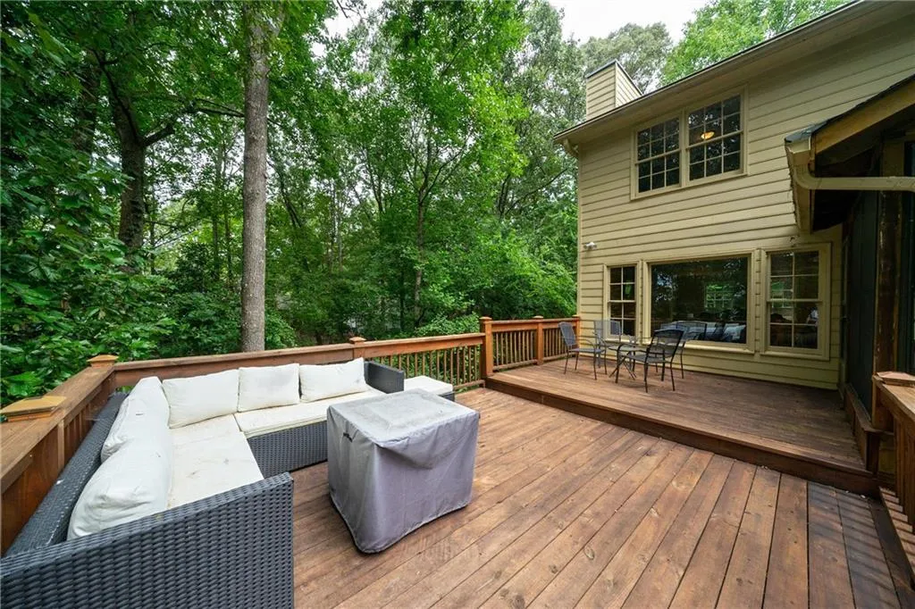 1640 Chevron Way, Sandy Springs, Georgia 30350, 4 Bedrooms Bedrooms, ,3 BathroomsBathrooms,Residential,Sold,1640 Chevron Way,6774319