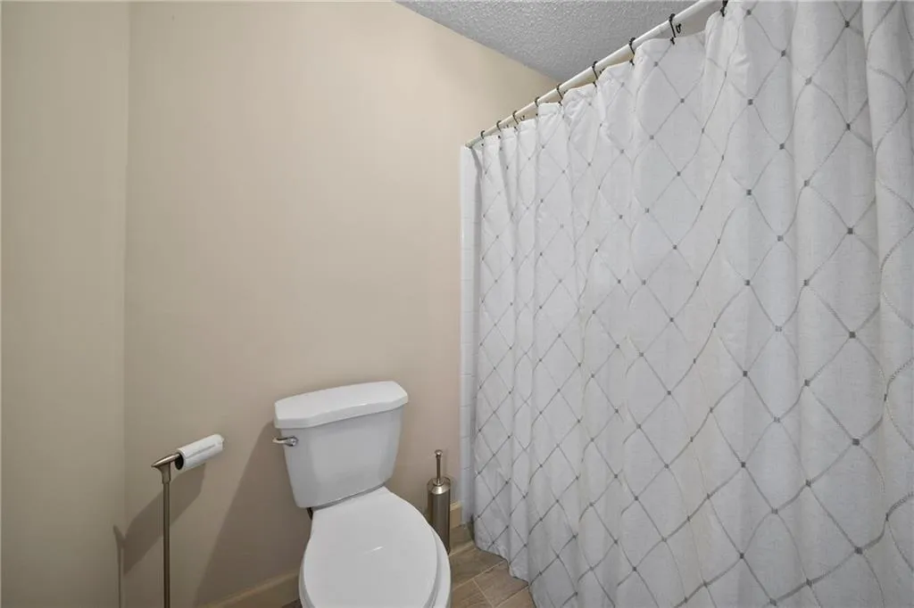 1640 Chevron Way, Sandy Springs, Georgia 30350, 4 Bedrooms Bedrooms, ,3 BathroomsBathrooms,Residential,Sold,1640 Chevron Way,6774319