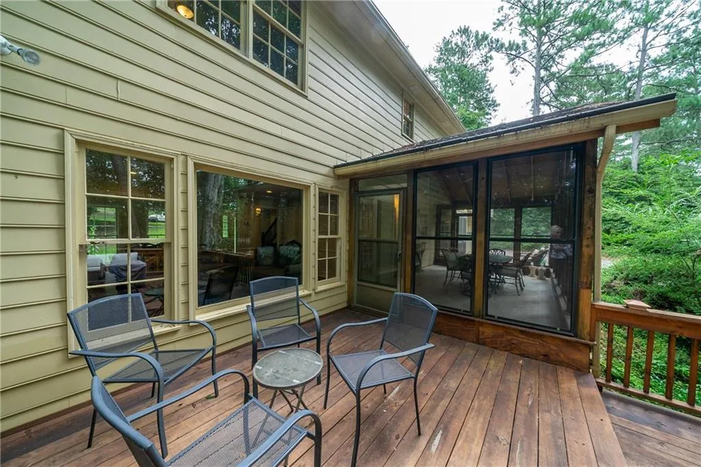 1640 Chevron Way, Sandy Springs, Georgia 30350, 4 Bedrooms Bedrooms, ,3 BathroomsBathrooms,Residential,Sold,1640 Chevron Way,6774319