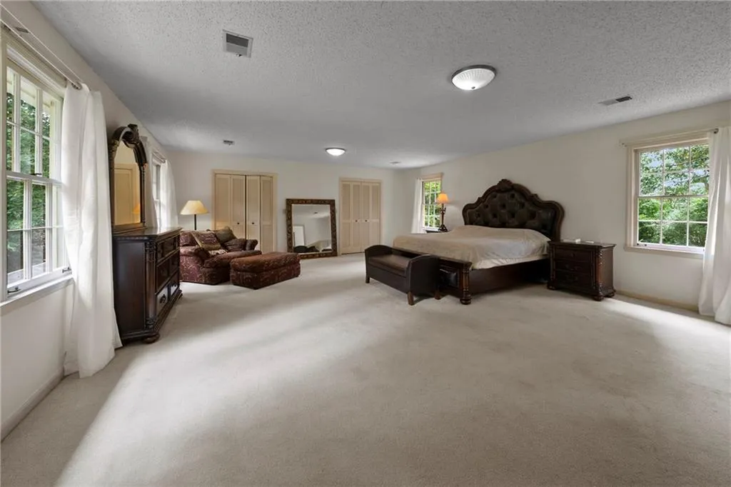 1640 Chevron Way, Sandy Springs, Georgia 30350, 4 Bedrooms Bedrooms, ,3 BathroomsBathrooms,Residential,Sold,1640 Chevron Way,6774319