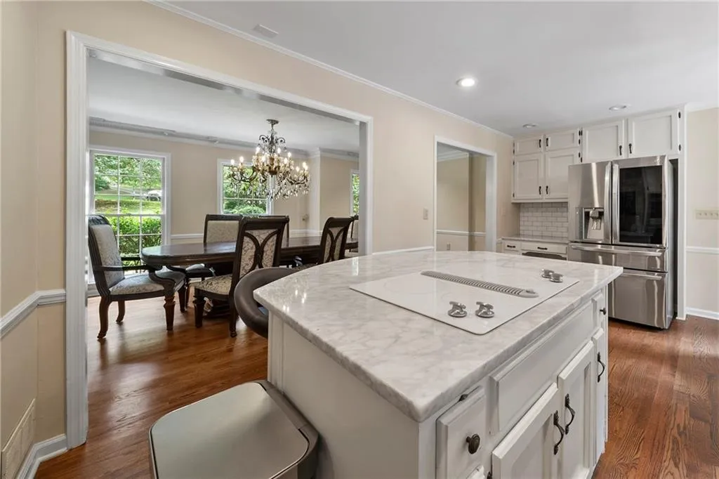 1640 Chevron Way, Sandy Springs, Georgia 30350, 4 Bedrooms Bedrooms, ,3 BathroomsBathrooms,Residential,Sold,1640 Chevron Way,6774319