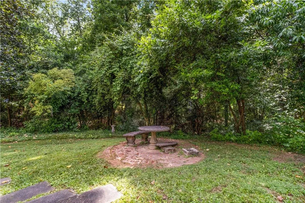 5820 Riverside Drive, Atlanta, Georgia 30327, 4 Bedrooms Bedrooms, ,3 BathroomsBathrooms,Residential,Sold,5820 Riverside Drive,7424270