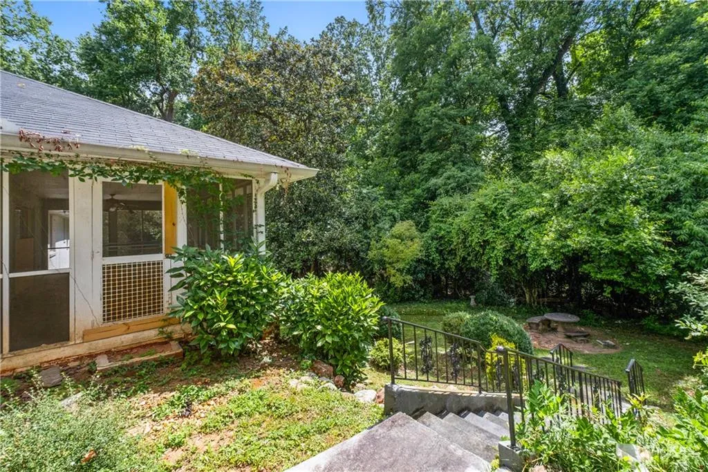 5820 Riverside Drive, Atlanta, Georgia 30327, 4 Bedrooms Bedrooms, ,3 BathroomsBathrooms,Residential,Sold,5820 Riverside Drive,7424270