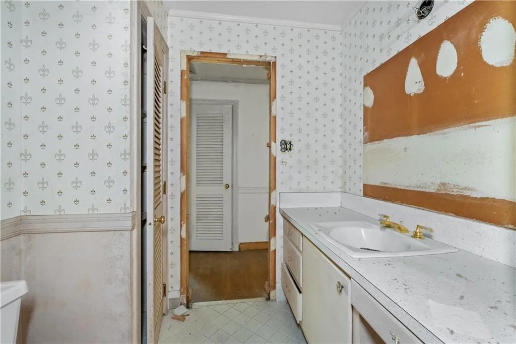 5820 Riverside Drive, Atlanta, Georgia 30327, 4 Bedrooms Bedrooms, ,3 BathroomsBathrooms,Residential,Sold,5820 Riverside Drive,7424270