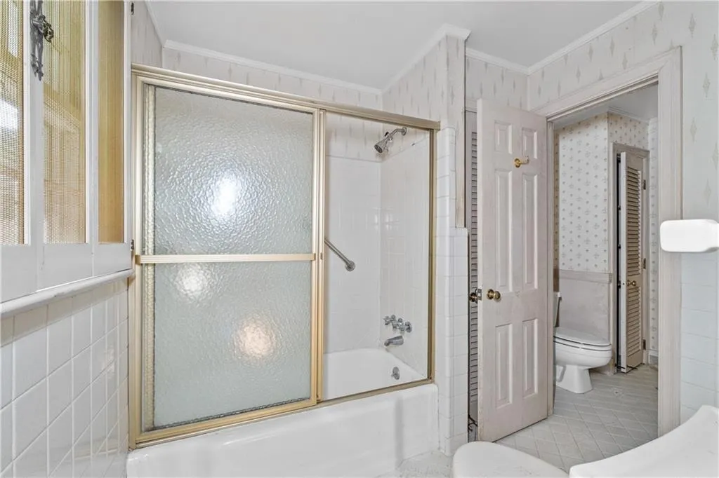 5820 Riverside Drive, Atlanta, Georgia 30327, 4 Bedrooms Bedrooms, ,3 BathroomsBathrooms,Residential,Sold,5820 Riverside Drive,7424270